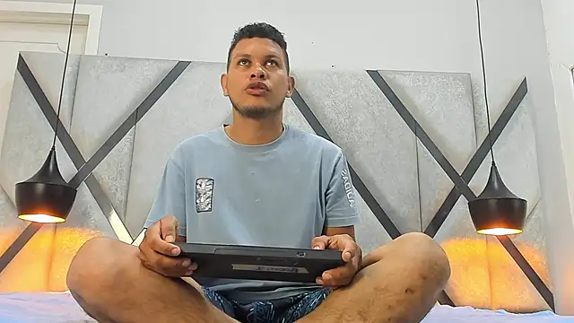 Snapshot of NohaBrooks chatting on April 5, 2026, 12:02 pm NohaBrooks online show from April 5, 2026, 12:02 pm