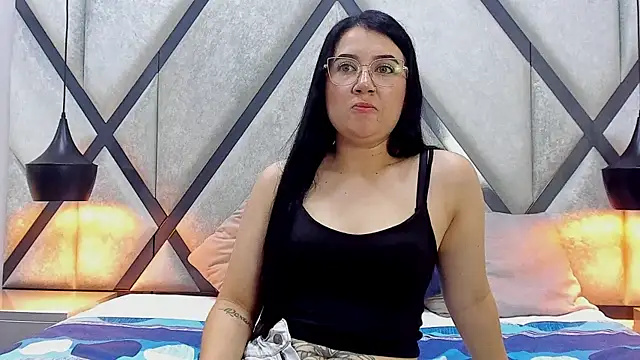 Snapshot of ChloeAshdord chatting on April 10, 2026, 5:06 pm ChloeAshdord online show from April 10, 2026, 5:06 pm