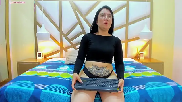 Snapshot of ChloeAshdord chatting on April 11, 2026, 8:46 pm ChloeAshdord online show from April 11, 2026, 8:46 pm