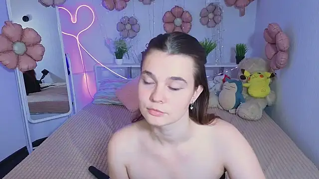 Snapshot of Kacey_Love chatting on July 25, 2026, 5:43 pm Kacey Love online show from July 25, 2026, 5:43 pm