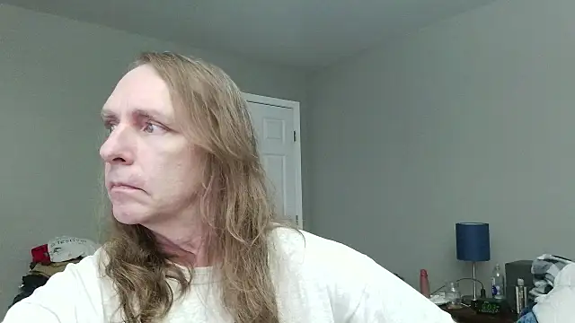 Snapshot of Magnus_Luv chatting on July 14, 2026, 10:04 pm Magnus Luv online show from July 14, 2026, 10:04 pm