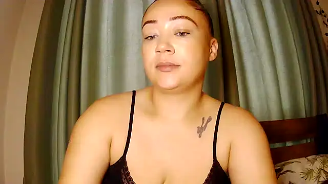 Snapshot of Theone_T chatting on June 22, 2026, 6:21 am Theone T online show from June 22, 2026, 6:21 am