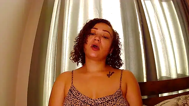 Snapshot of Theone_T chatting on June 24, 2026, 6:56 am Theone T online show from June 24, 2026, 6:56 am
