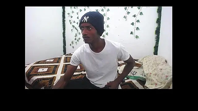 Snapshot of skey_12 chatting on April 7, 2026, 7:14 pm skey 12 online show from April 7, 2026, 7:14 pm