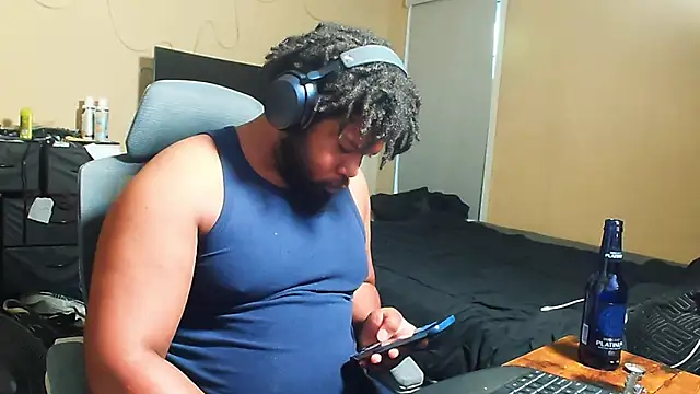 Snapshot of rogue42911 chatting on July 8, 2026, 12:59 am rogue42911 online show from July 8, 2026, 12:59 am