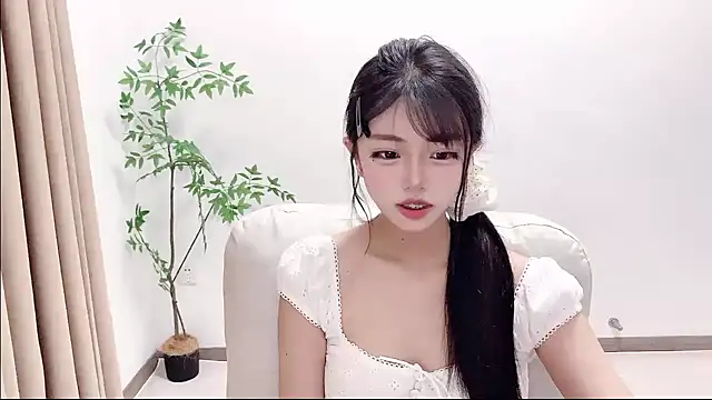 Snapshot of Kitteovo chatting on June 18, 2026, 4:35 am Kitteovo online show from June 18, 2026, 4:35 am