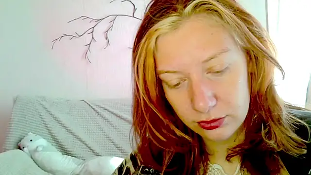 Snapshot of earn_my_lily chatting on April 21, 2026, 7:14 am earn my lily online show from April 21, 2026, 7:14 am