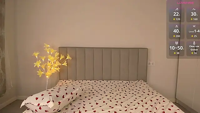 linmilena online show from April 11, 2026, 3:11 am