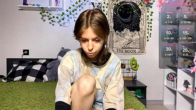 LunaBless online show from April 9, 2026, 8:14 pm