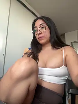 Snapshot of vampiralatina chatting on May 29, 2026, 10:52 pm vampiralatina online show from May 29, 2026, 10:52 pm