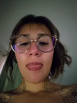 Snapshot of Mar_puentes chatting on May 10, 2026, 3:28 pm Mar puentes online show from May 10, 2026, 3:28 pm