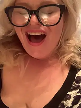 Snapshot of Love_Lee_xo chatting on July 4, 2026, 11:38 am Love Lee xo online show from July 4, 2026, 11:38 am