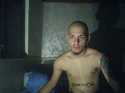 Snapshot of robertmrn112 chatting on June 4, 2026, 11:11 pm robertmrn112 online show from June 4, 2026, 11:11 pm