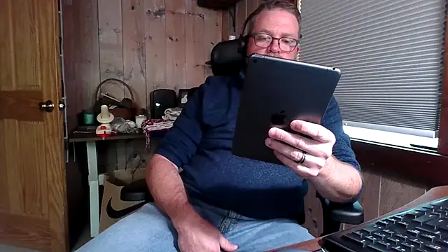 JJ CONN78 online show from May 11, 2026, 4:04 pm