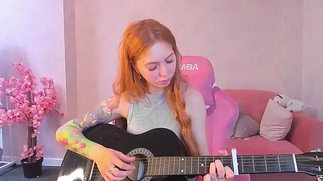 Snapshot of Sienna_Nyx chatting on June 26, 2026, 9:14 am Sienna Nyx online show from June 26, 2026, 9:14 am