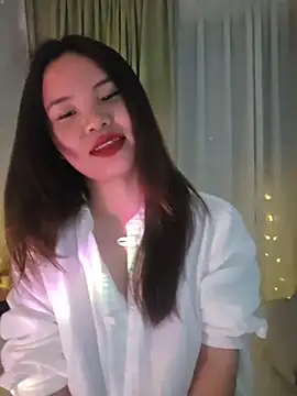 GUGU11211 online show from April 7, 2026, 8:20 pm