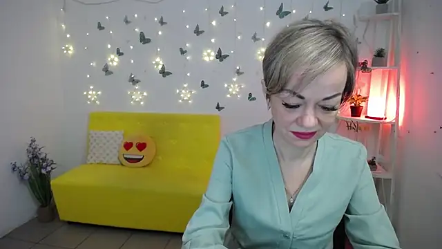 Snapshot of NikaMayu chatting on May 9, 2026, 5:12 am NikaMayu online show from May 9, 2026, 5:12 am