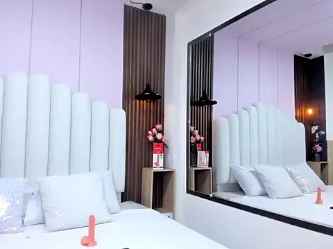 Snapshot of AlesaKinky chatting on April 8, 2026, 12:49 pm AlesaKinky online show from April 8, 2026, 12:49 pm