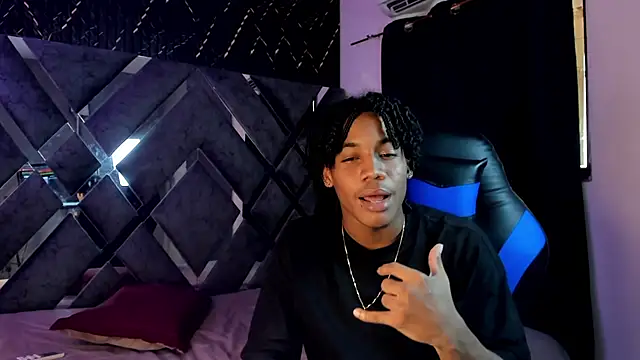 axel silva4 online show from April 30, 2026, 7:42 pm