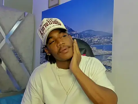Snapshot of axel_silva4 chatting on June 26, 2026, 7:40 pm axel silva4 online show from June 26, 2026, 7:40 pm