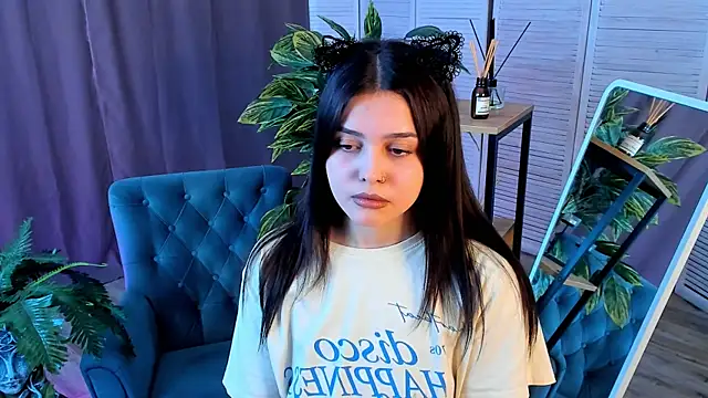 Snapshot of MarianneAuvil chatting on April 10, 2026, 4:39 am MarianneAuvil online show from April 10, 2026, 4:39 am