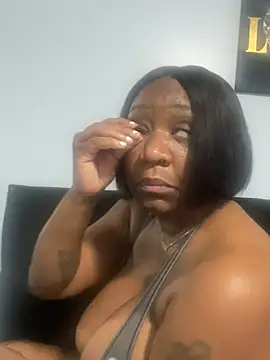 amberchill26 online show from June 25, 2026, 2:21 pm