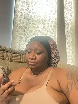 amberchill26 online show from July 13, 2026, 9:06 pm