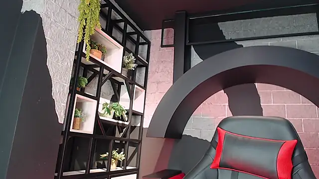 Snapshot of TINIFOX chatting on April 8, 2026, 1:33 pm TINIFOX online show from April 8, 2026, 1:33 pm