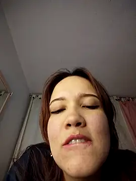 Snapshot of AdrianaFrank chatting on May 29, 2026, 2:09 am AdrianaFrank online show from May 29, 2026, 2:09 am