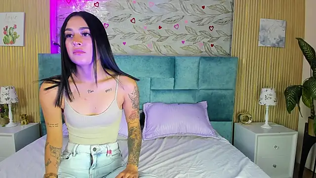 ZoeWillins online show from April 9, 2026, 8:47 pm