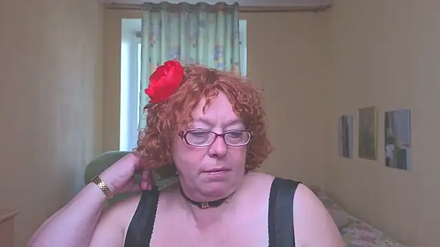 Snapshot of Fara_Flutte chatting on May 6, 2026, 5:14 am Fara Flutte online show from May 6, 2026, 5:14 am