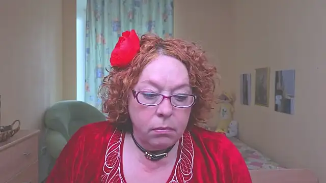 Snapshot of Fara_Flutte chatting on May 12, 2026, 5:04 am Fara Flutte online show from May 12, 2026, 5:04 am