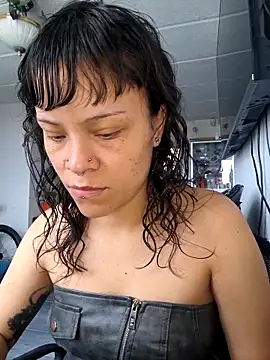 seijaku  online show from April 16, 2026, 4:19 pm