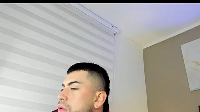 Snapshot of Alexander_Diazz chatting on April 23, 2026, 1:35 pm Alexander Diazz online show from April 23, 2026, 1:35 pm