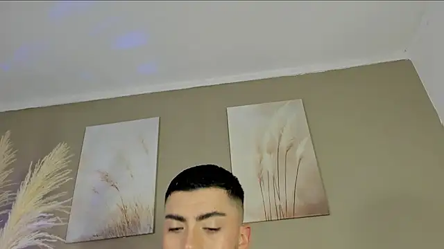 Snapshot of Alexander_Diazz chatting on May 26, 2026, 12:45 pm Alexander Diazz online show from May 26, 2026, 12:45 pm