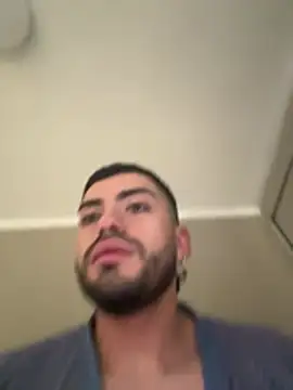 Snapshot of Alexander_Diazz chatting on May 29, 2026, 9:35 pm Alexander Diazz online show from May 29, 2026, 9:35 pm