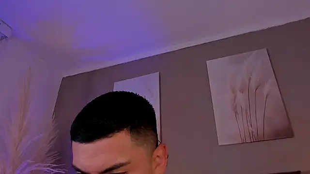 Snapshot of Alexander_Diazz chatting on June 18, 2026, 2:10 pm Alexander Diazz online show from June 18, 2026, 2:10 pm