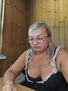 Snapshot of White-Chocolatte chatting on June 30, 2026, 5:41 am White-Chocolatte online show from June 30, 2026, 5:41 am