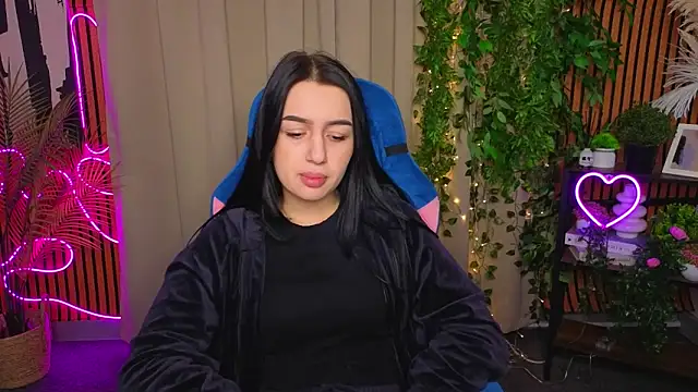 MargaretParker online show from April 12, 2026, 7:13 am