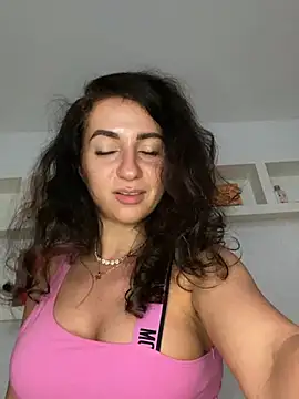 Snapshot of KarolDolly05 chatting on July 28, 2026, 8:52 pm KarolDolly05 online show from July 28, 2026, 8:52 pm