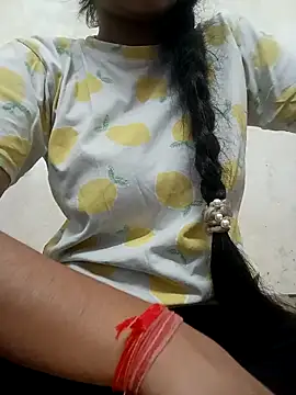 Snapshot of Miss_sarita chatting on April 8, 2026, 9:09 am Miss sarita online show from April 8, 2026, 9:09 am