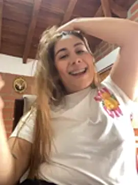 Snapshot of _BellaSmith_ chatting on May 19, 2026, 2:12 pm BellaSmith online show from May 19, 2026, 2:12 pm