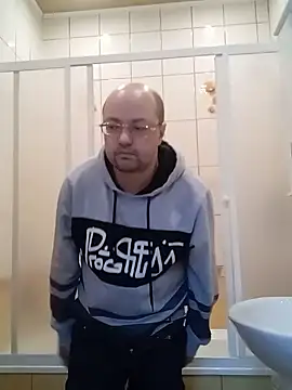 Snapshot of Luceriusbigass chatting on February 21, 2025, 3:32 pm Luceriusbigass online show from February 21, 2025, 3:32 pm