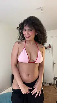 Snapshot of holaRosa chatting on April 12, 2026, 9:20 pm holaRosa online show from April 12, 2026, 9:20 pm