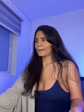 Snapshot of holaRosa chatting on May 30, 2026, 11:24 pm holaRosa online show from May 30, 2026, 11:24 pm