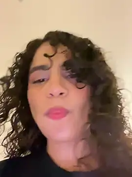 Snapshot of holaRosa chatting on June 16, 2026, 9:17 pm holaRosa online show from June 16, 2026, 9:17 pm