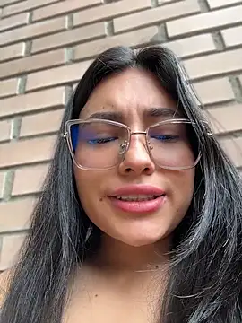 VioletRousee online show from June 24, 2026, 3:22 pm