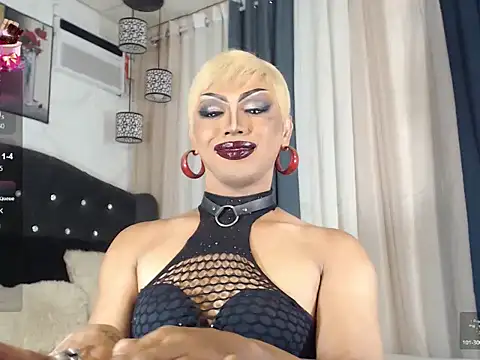 Snapshot of ButtWhoreBELLA chatting on July 10, 2026, 9:17 pm ButtWhoreBELLA online show from July 10, 2026, 9:17 pm