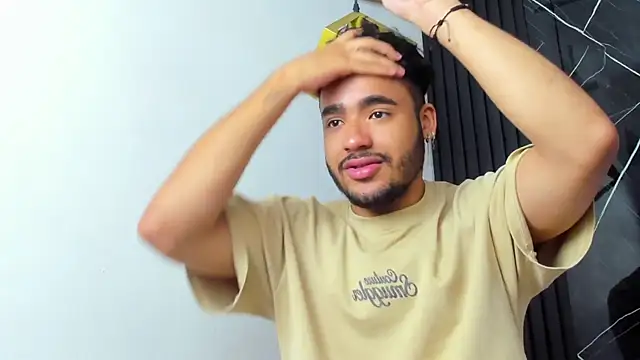 Snapshot of tyagofdef chatting on April 7, 2026, 11:26 pm tyagofdef online show from April 7, 2026, 11:26 pm