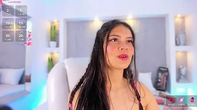 Snapshot of NicolSantos chatting on July 22, 2026, 11:35 am NicolSantos online show from July 22, 2026, 11:35 am